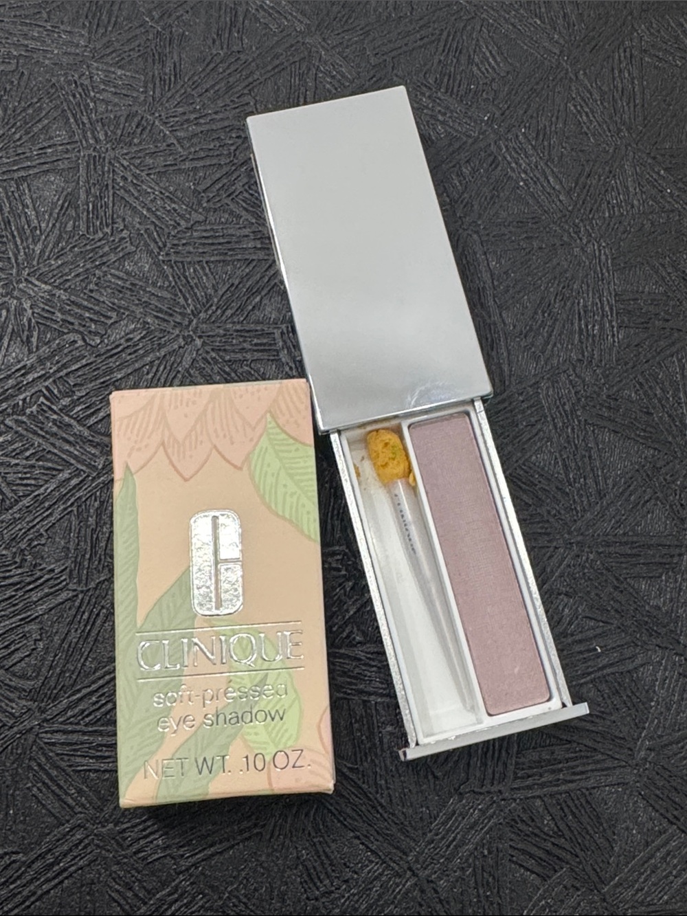 Clinique Soft-Pressed Eyeshadow - 05 Twilight Mauve Shade New Old Stock